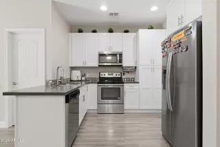 Photo #5: 6989615 Listing