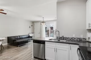 Photo #6: 6989615 Listing