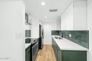 Photo #4: 6989786 Listing