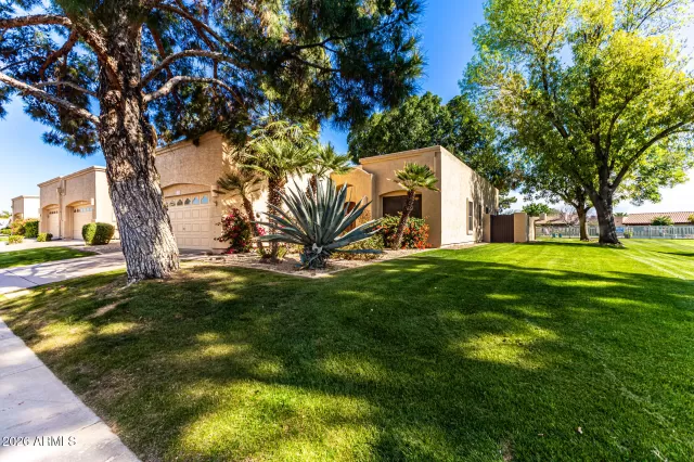 MLS: 6989933 Condo For Sale