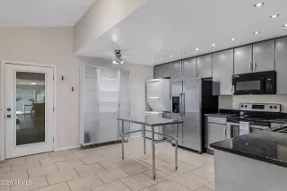 Photo #5: 6989982 Listing 