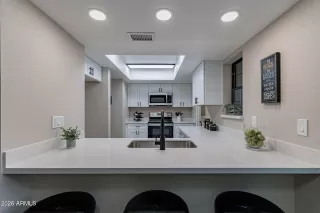 Photo #6: 6990008 Listing 