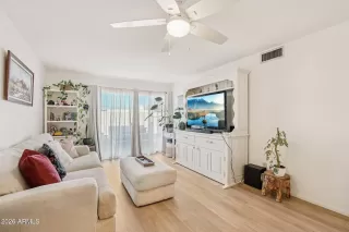 Photo #4: 6990192 Listing