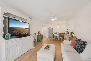 Photo #5: 6990192 Listing