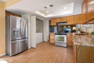 Photo #6: 6990353 Listing 