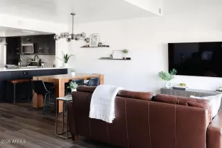 Photo #5: 6990460 Listing 