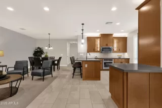 Photo #6: 6990520 Listing