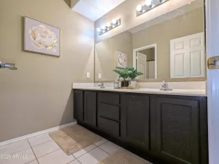 Photo #5: 6990540 Listing