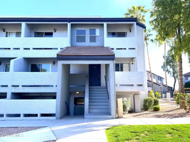 MLS: 6990858 Condo For Sale