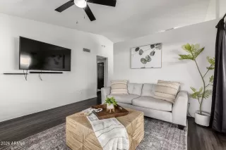 Photo #6: 6991526 Listing