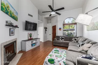 Photo #4: 6991665 Listing