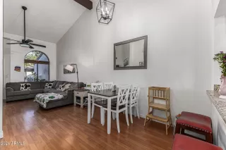 Photo #6: 6991665 Listing