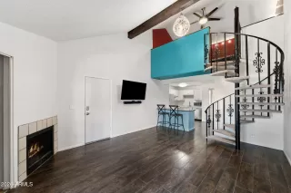 Photo #2: 6992742 Listing