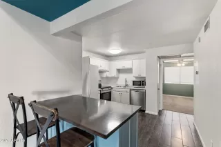 Photo #3: 6992742 Listing