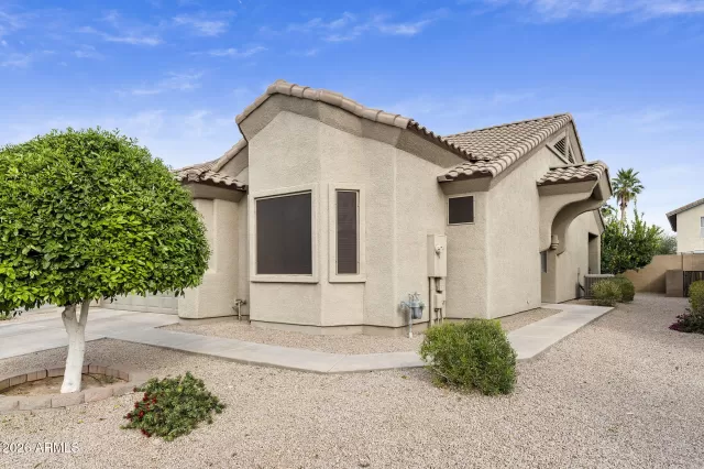 MLS: 6992752 Condo For Sale