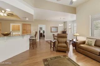 Photo #3: 6992752 Listing 