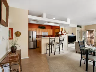 Photo #4: 6992835 Listing 