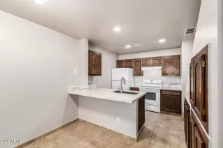 Photo #6: 6993063 Listing 