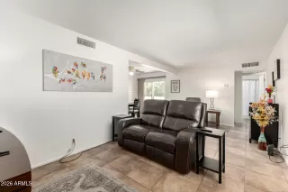 Photo #5: 6993396 Listing 