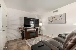 Photo #6: 6993396 Listing 