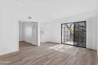 Photo #6: 6993893 Listing 