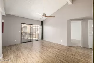 Photo #6: 6994277 Listing 