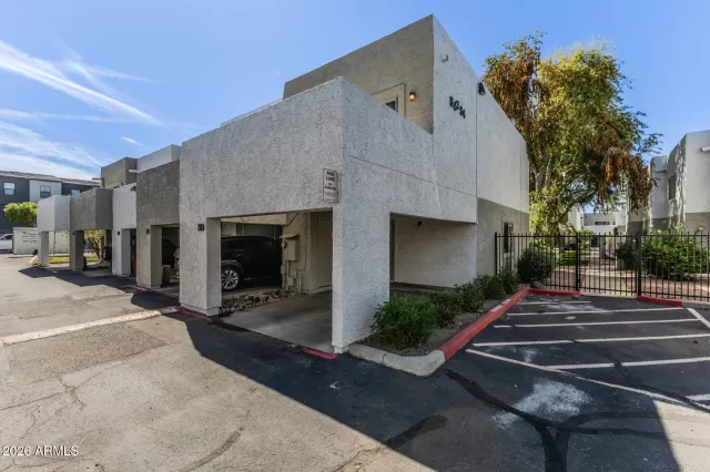 MLS: 6994662 Condo For Sale