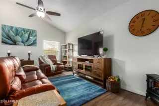 Photo #5: 6995056 Listing 