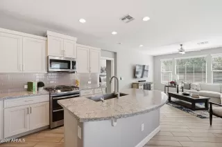 Photo #6: 6995084 Listing 