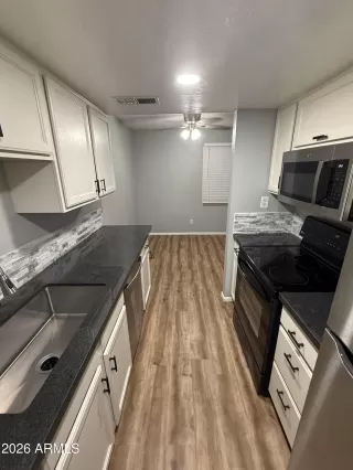 Photo #2: 6995441 Listing 