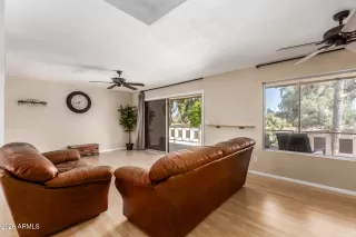 Photo #5: 6996077 Listing 