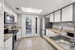 Photo #4: 6996125 Listing 