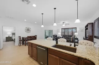 Photo #5: 6996233 Listing 