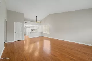 Photo #4: 6996533 Listing