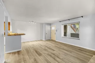 Photo #2: 6996846 Listing 