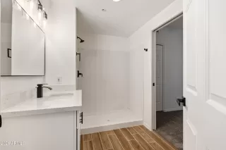 Photo #6: 6996866 Listing 