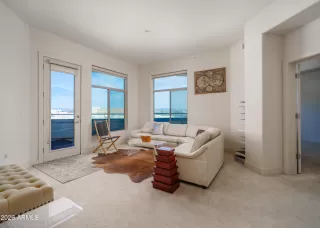 Photo #2: 6996950 Listing 