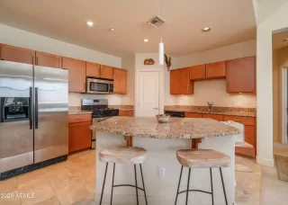 Photo #6: 6996950 Listing 