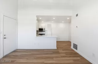 Photo #2: 6997767 Listing 