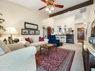 Photo #2: 6997952 Listing 