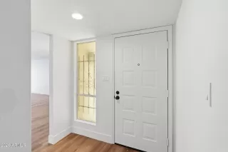 Photo #4: 6998145 Listing