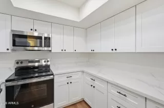 Photo #6: 6998145 Listing