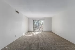 Photo #5: 6998253 Listing 