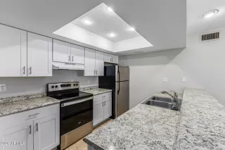 Photo #6: 6998253 Listing 