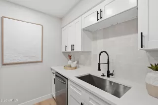 Photo #6: 6998289 Listing