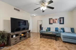 Photo #6: 6998624 Listing