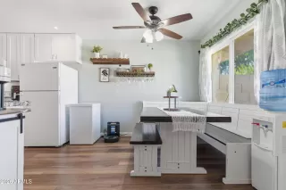 Photo #6: 6998803 Listing 