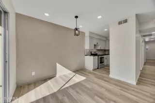 Photo #4: 6998883 Listing 