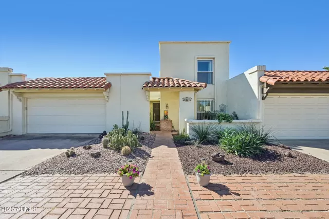 MLS: 6998958 Condo For Sale