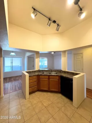 Photo #6: 6999022 Listing